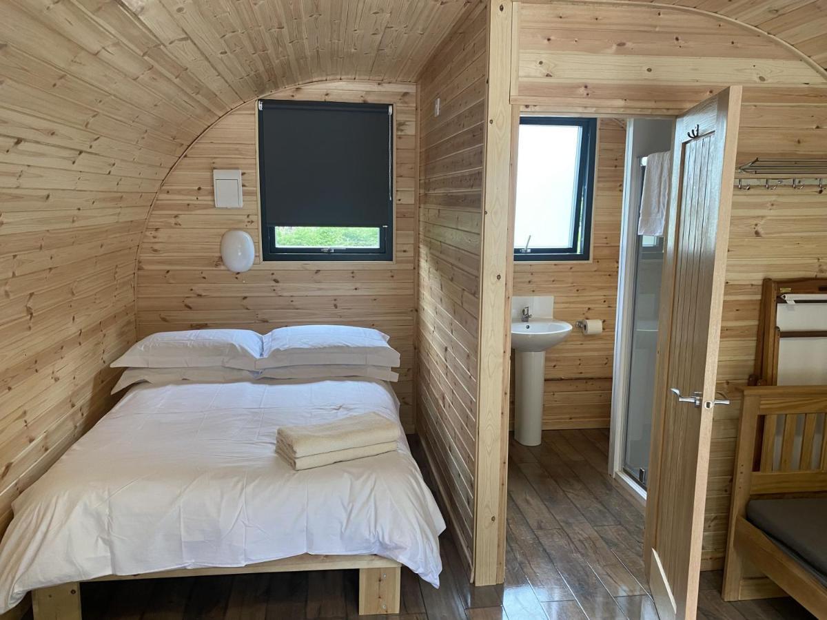 Earth Pod 2 Pet Friendly Villa นีธ ภายนอก รูปภาพ